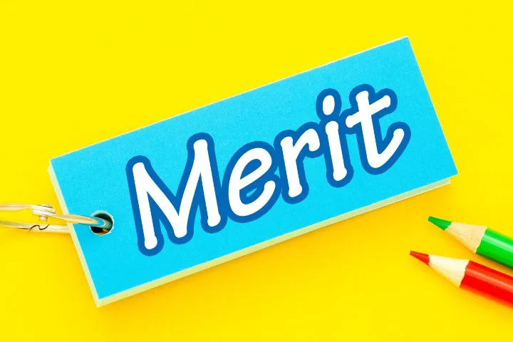 メリットと書かれた単語帳のイメージ