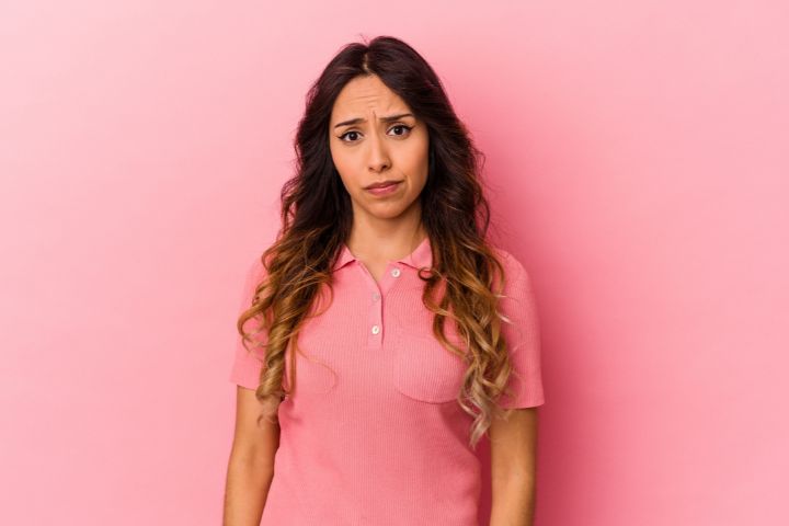 困っているメキシコ人女性の画像