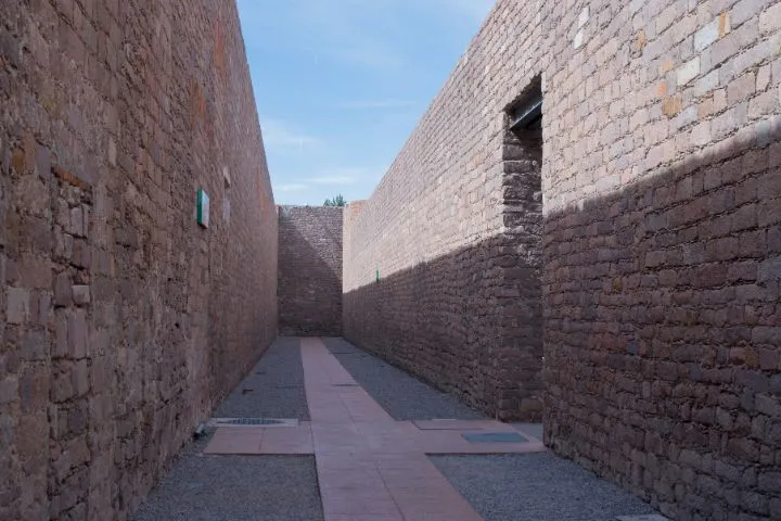 サンルイスポトシ芸術センター内の外通路のイメージ