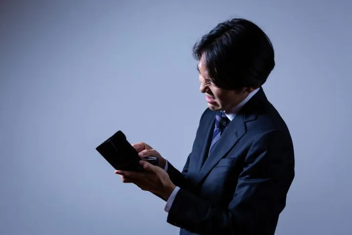 40歳から海外で働くデメリットのイメージ