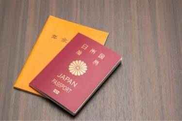 海外で働くと年金はどうなる?年金や健康保険の扱いについて解説!