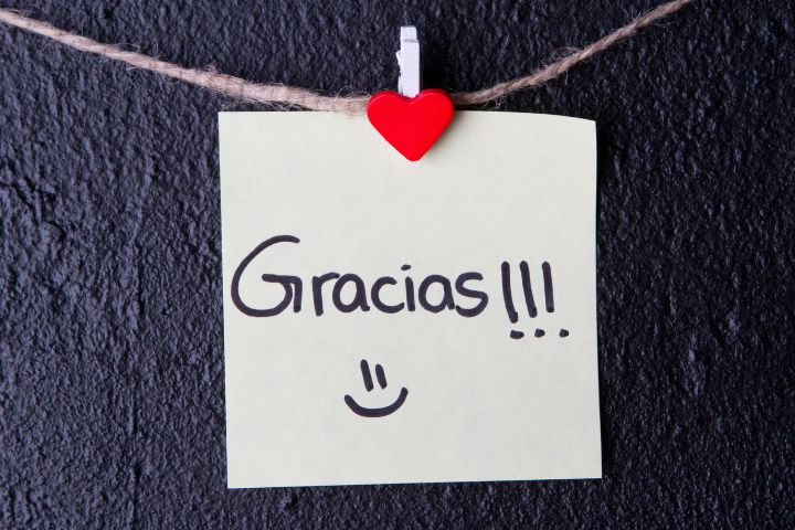 Graciasと書かれたメモの画像