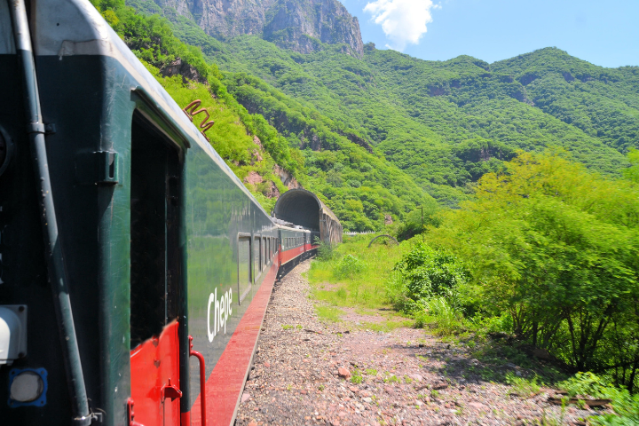 コッパーキャニオンを走るチワワ鉄道の画像