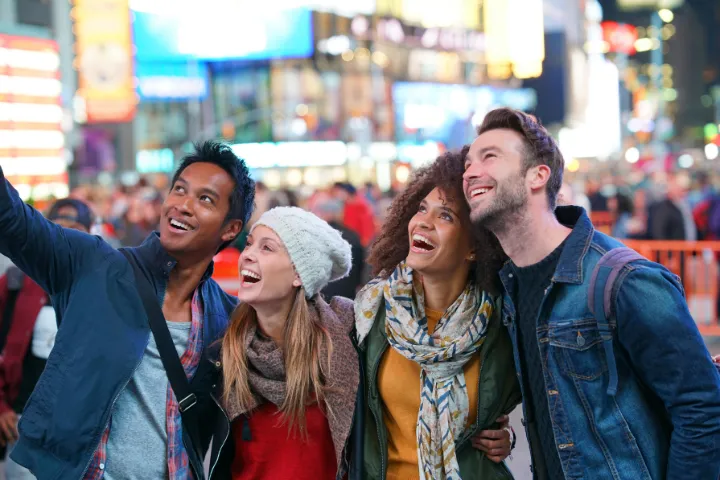 アメリカで休日を楽しむ外国人のイメージ