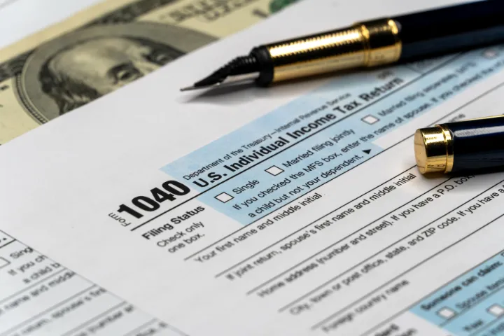 米国国税庁（IRS）の所得税申告書1040（収入税申告書）